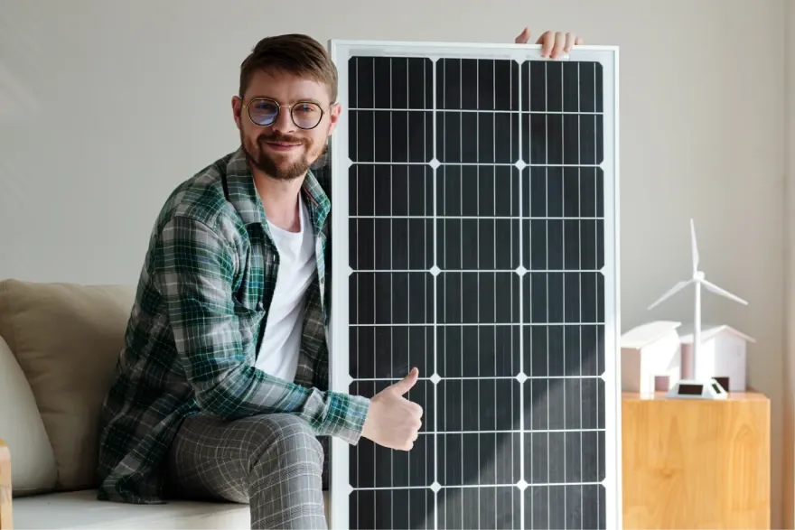 installation de panneaux solaires sur balcon