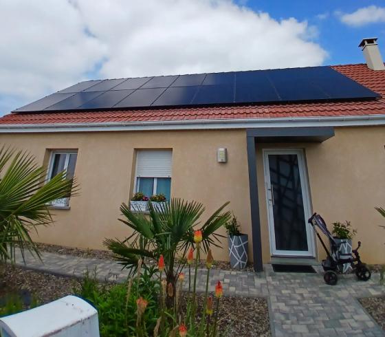 installation de panneaux photovoltaiques sur toiture maison par celeste energie