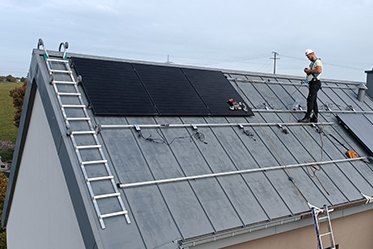 installation photovoltaique logements collectifs 373x249